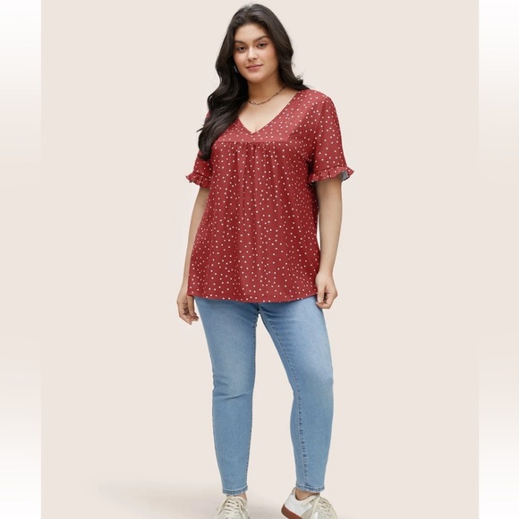 BloomChic Plus Size Polka Dot Print Gathered Frill Trim T-shirt - Picture 4 of 5